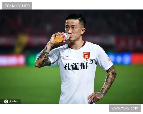 姜至鹏染红后拼命奔跑扛起责任